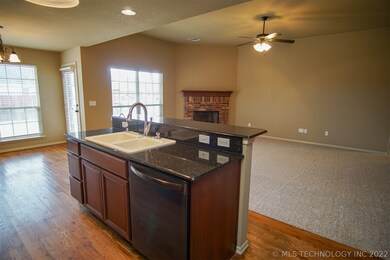 1611 W Austin Place, Broken Arrow, OK 74011 - photo 7