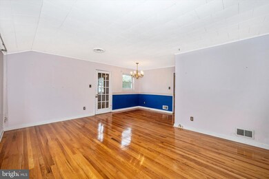 12713 Parkland Dr, Rockville, MD 20853 - photo 3