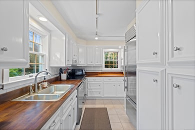 353 W Todd St, Hamden, CT 06518 - photo 7