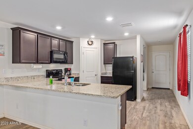 06 Kitchen