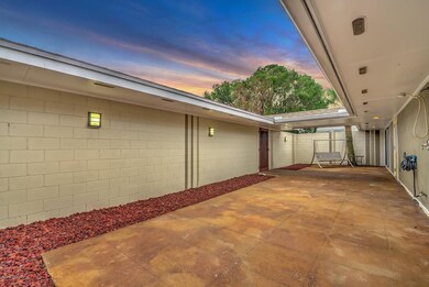 Front Courtyard_02