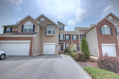 5288 Green Lawn Dr, Macungie, PA 18062 - photo 2