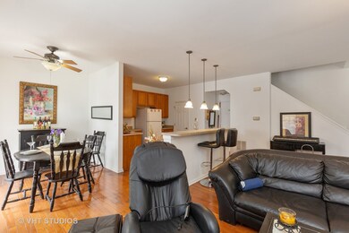 6713 Slate Dr unit 883, Carpentersville, IL 60110 - photo 4