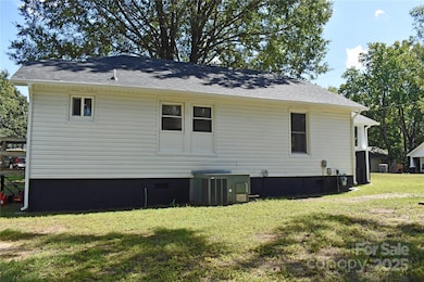 504 Locust St, Kannapolis, NC 28081 - photo 4