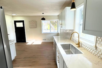 2735 Upton Ave N, Minneapolis, MN 55411 - photo 5