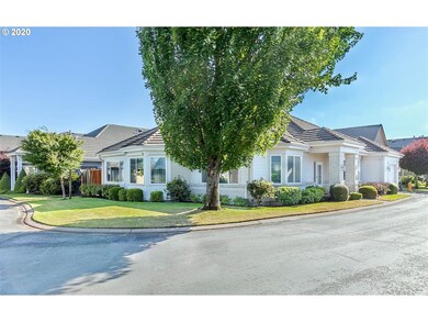 2013 Lake Shore Dr, Eugene, OR 97408 - photo 2