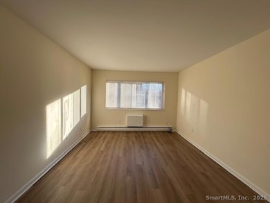 5 W Washington Ave unit 7, Stamford, CT 06902 - photo 4