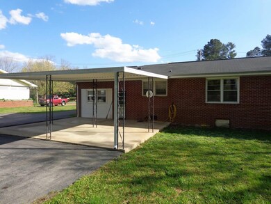 111 Whiteside St, Shelbyville, TN 37160 - photo 2