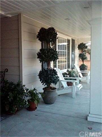 Front Porch w/Sitting Area