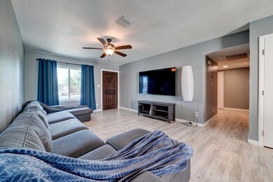 2350 W Plata Ave-7