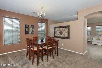 FORMAL DINING