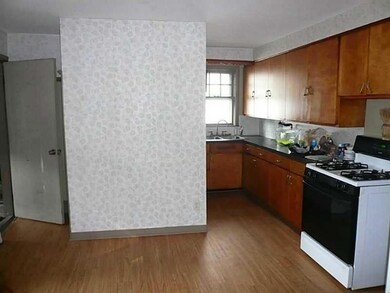 4 Grover St, North Providence, RI 02911 - photo 3