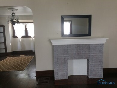 Open layout.  Great for entertaining.