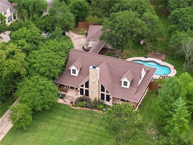 Birds eye view of property