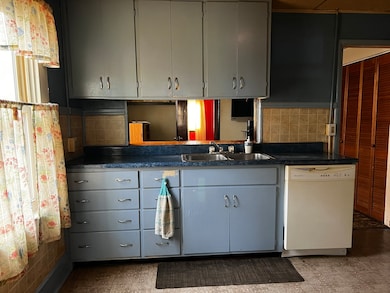 61 N Gladstone Ave, Columbus, IN 47201 - photo 7