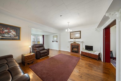 1702WLindenSt8260