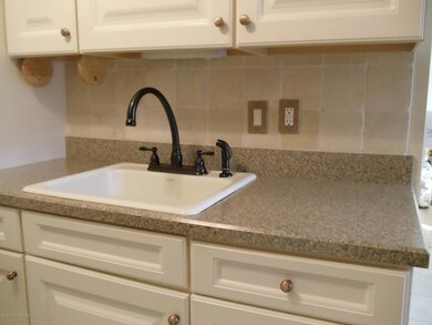 15 MINNESOTA KITCHEN TILE DETAIL