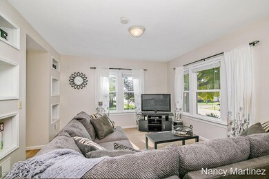 2626 Byron Center 03