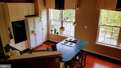 2910 Jessica Ct, Vienna, VA 22181 - photo 2