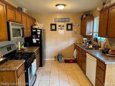 37 Maple Valley St, Sandusky, MI 48471 - photo 5