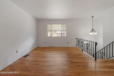 5-web-or-mls-58-curt-blvd