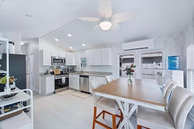 746 Campo Ln, Fort Myers, FL 33908 - photo 4