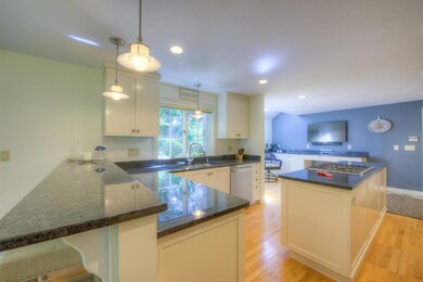 9 Elizabeth Cir, Mashpee, MA 02649 - photo 5