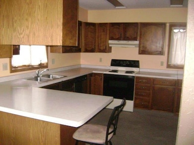 1410 Burntwood Ct, Grand Forks, ND 58201 - photo 4