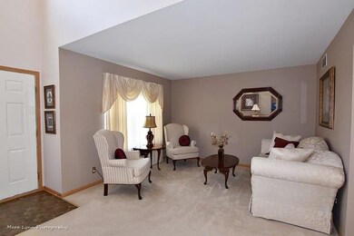 222 White Oak Dr, North Aurora, IL 60542 - photo 3
