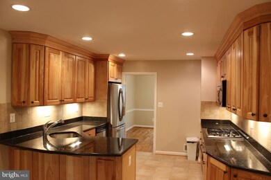 6610 Midhill Place, Falls Church, VA 22043 - photo 3