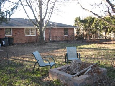 2925 Sassafras Ln, Columbus, IN 47203 - photo 6