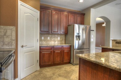 006 Kitchen2
