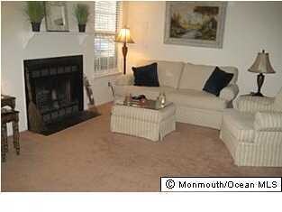 26 Alameda Ct, Eatontown, NJ 07724 - photo 2