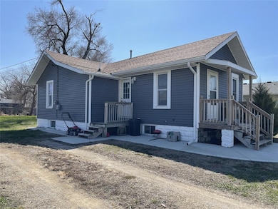 1207 E Boone St, Marshalltown, IA 50158 - photo 4