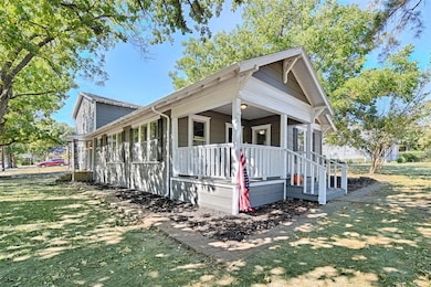 1401 N Preston St, Ennis, TX 75119 - photo 2