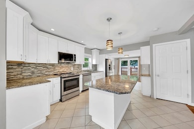 15 6th St, Leominster, MA 01453 - photo 5