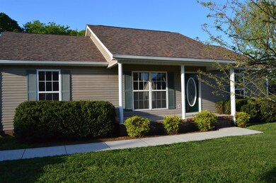 305 Shapard Dr, Shelbyville, TN 37160 - photo 4