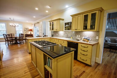 437 Commonwealth - Kitchen 4