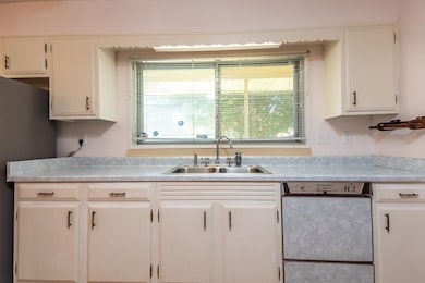 5170 Meadowcrest Cir, Memphis, TN 38117 - photo 4