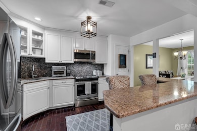 9 Linda Ct unit 428, South Amboy, NJ 08879 - photo 5