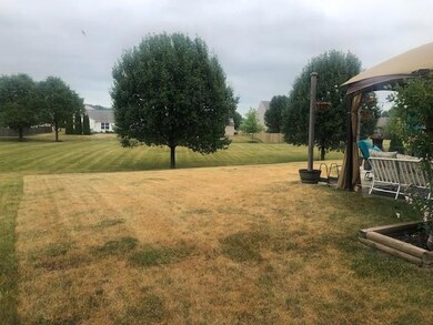 13017 Broncos Dr, Fishers, IN 46037 - photo 3