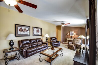 Living Room (4)