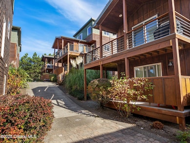 6-web-or-mls-8936 Pelican Ln-16