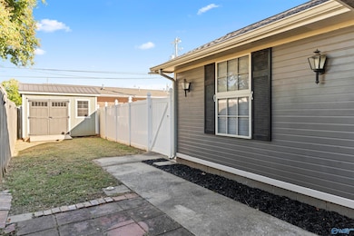 1122 11th Ave SE, Decatur, AL 35601 - photo 2