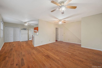 34 Frost Pond Rd, Glen Cove, NY 11542 - photo 3