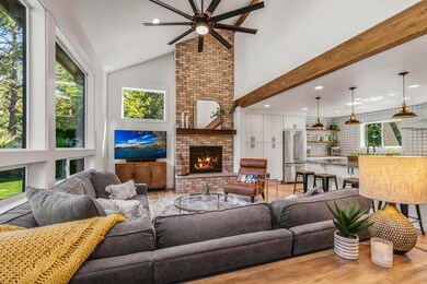 20439 Silver Tip Ct, Bend, OR 97702 - photo 2