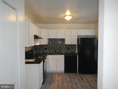 2401 Vineyard Ln, Crofton, MD 21114 - photo 2