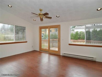 40 Valrene St, Coventry, RI 02816 - photo 5