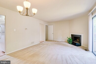 6008 Mardale Ln, Burke, VA 22015 - photo 6