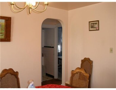 913 Hancock Ave, Vandergrift, PA 15690 - photo 4